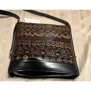 This is a vintage Calja Vera PelleHandcrafted Italian Leather Shoulder Bag, NWT